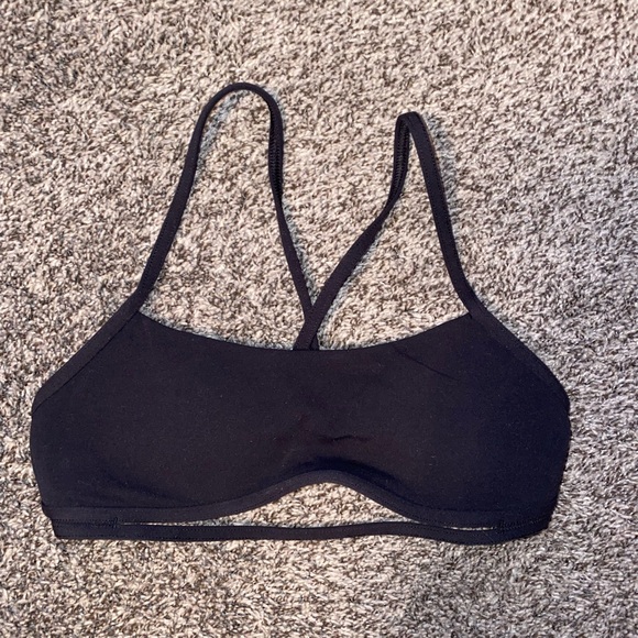 Lululemon bra: black// size 6// removable padding - Picture 1 of 3